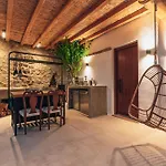 Nomade 4br Over Psarou Villa