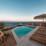 فيلة Nomade 4br Over Psarou