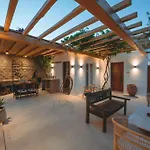 Nomade 4br Over Psarou بلاتيس يالوس