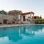 فيلة Nomade 4br Over Psarou *