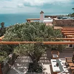 فيلة Nomade 4br Over Psarou