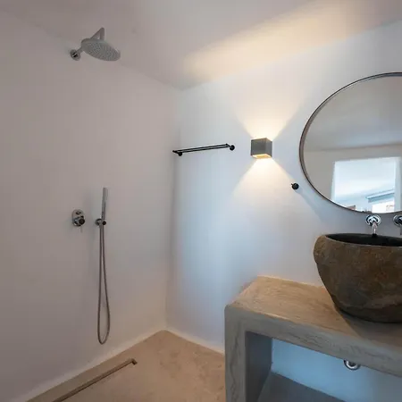 Nomade 4br Over Psarou بلاتيس يالوس