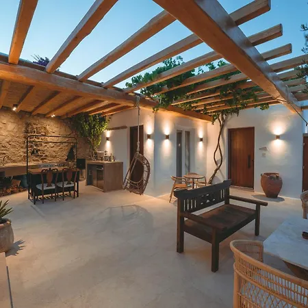 Nomade 4br Over Psarou Villa *