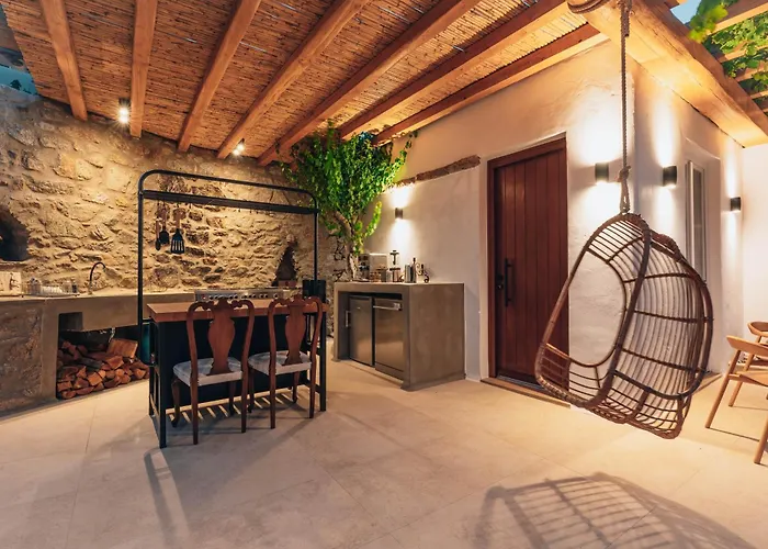 Nomade 4br Over Psarou Villa